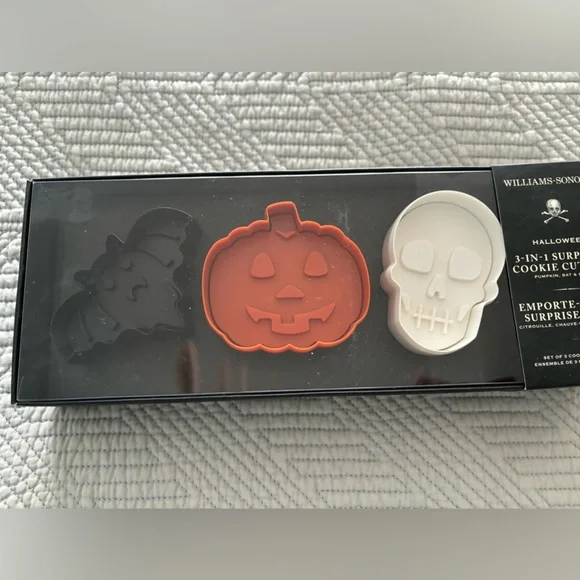 Williams-Sonoma Halloween 3-IN-1 Surprise Cookie Cutters - Picture 2 of 4
